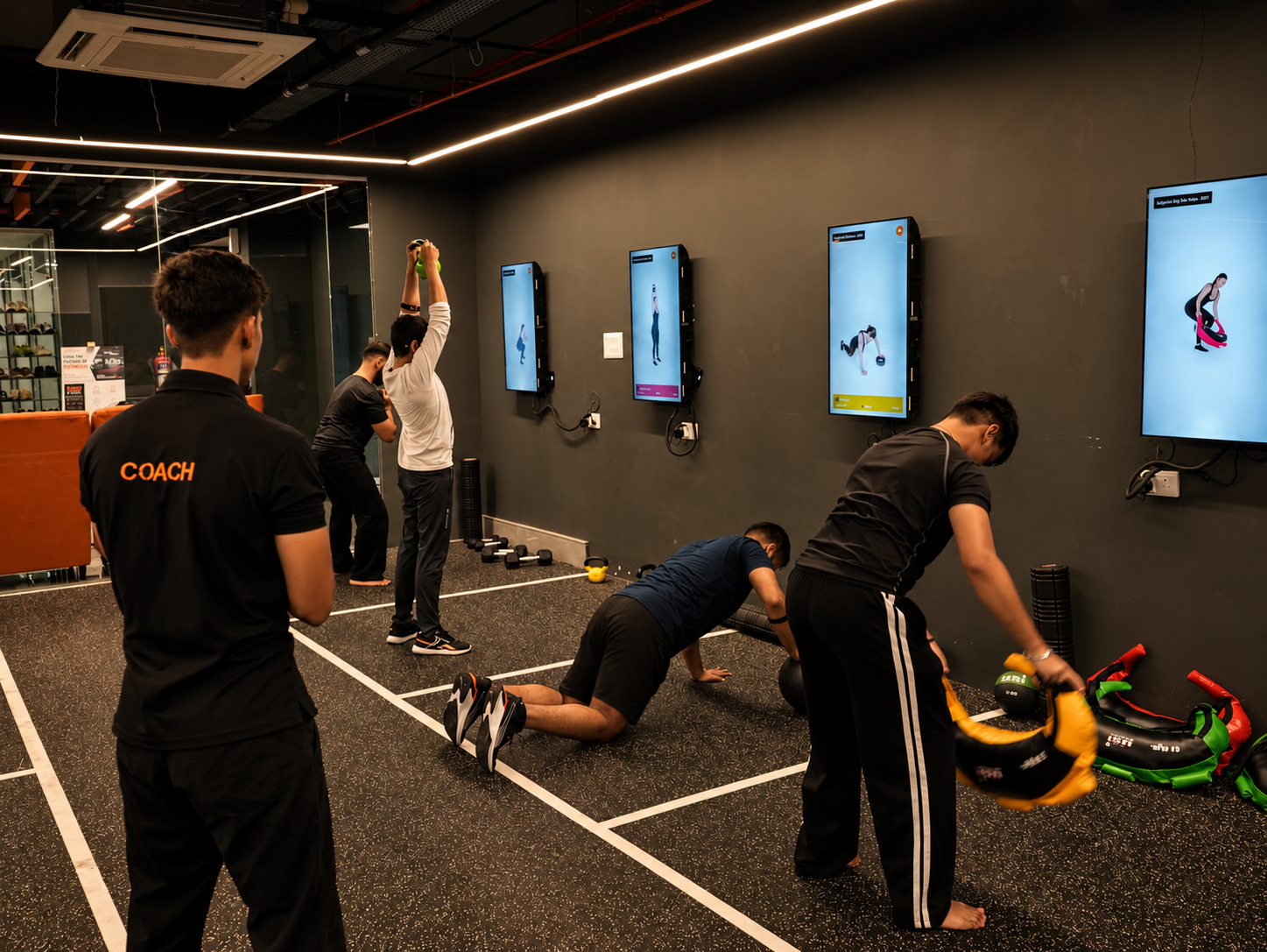 Group training with live heart-rate tracking.